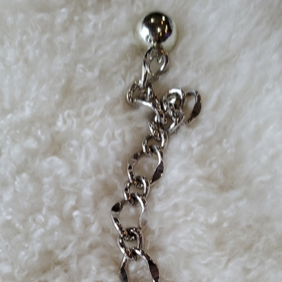Elegant Silver and Black Chain Necklace - Picture 3 of 6